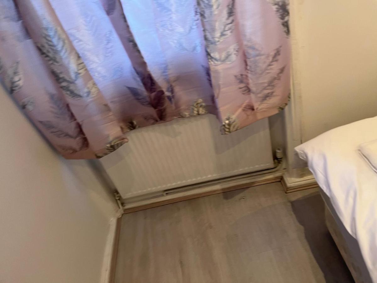 Y2 Guest House Лондон Экстерьер фото